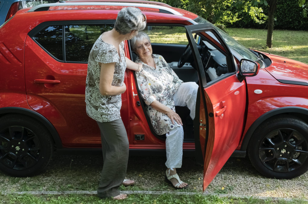 Accompagnement motorisé à une visite en résidence, en EHPAD, à l’hôpital